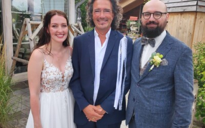 Judith & Jan, Sommer 2023
Wir sind froh, Thorsten für unseren besonderen Tag ausgesucht zu haben. Er hat uns super begleitet und wir haben uns unglaublich wohl bei ihm gefühlt. Seine Rede war für uns sehr bewegend, witzig und schön. Vielen Dank :)